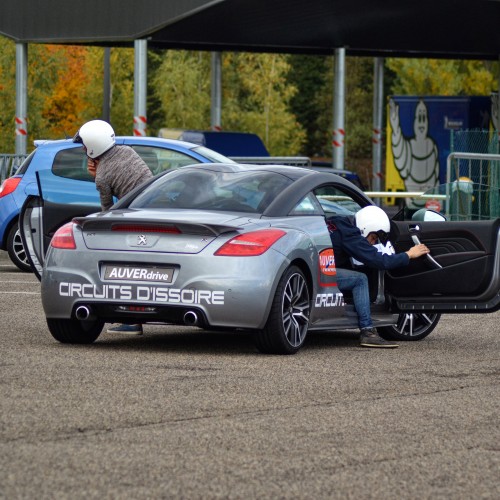 Cours de pilotage sur le circuit d'Issoire