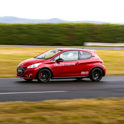 Stage de pilotage 208 GTi sur le circuit d'Issoire
