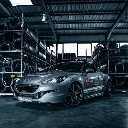 Peugeot RCZ-R sur Circuit d'Issoire