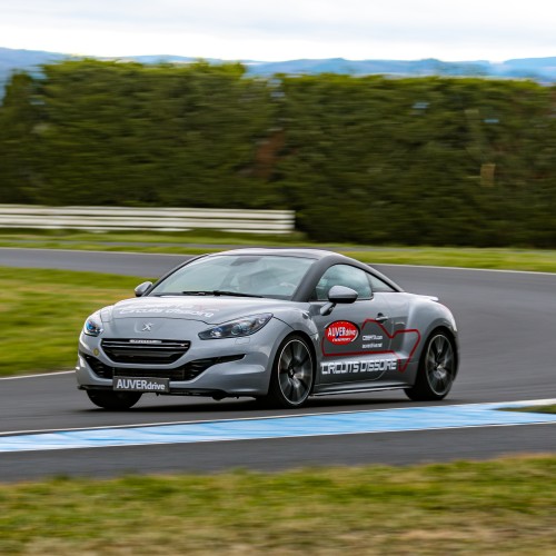 Peugeot RCZ-R sur Circuit d'Issoire