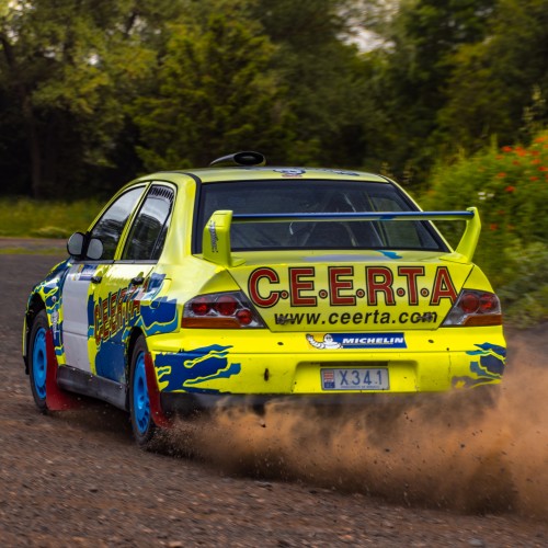 stage Mitsubishi sur les piste terre a du circuit d'issoire stage Mitsubishi sur les piste terre a du circuit d'issoire