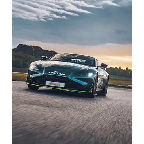 stage de pilotage ASTON MARTIN VANTAGE F1 édition sur le circuit d'Issoire