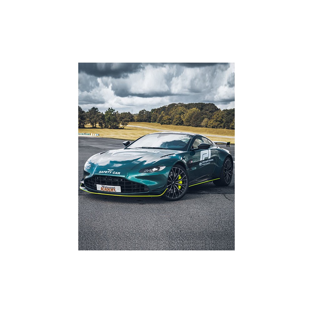 stage de pilotage ASTON MARTIN VANTAGE F1 édition sur le circuit d'Issoire